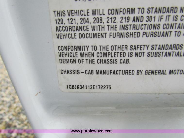 image for item B7220 2002 Chevrolet Silverado K3500 pickup truck