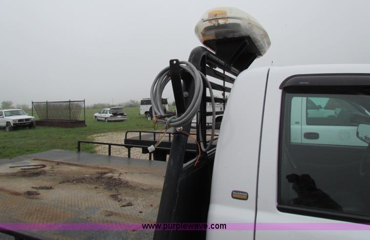 image for item B7220 2002 Chevrolet Silverado K3500 pickup truck