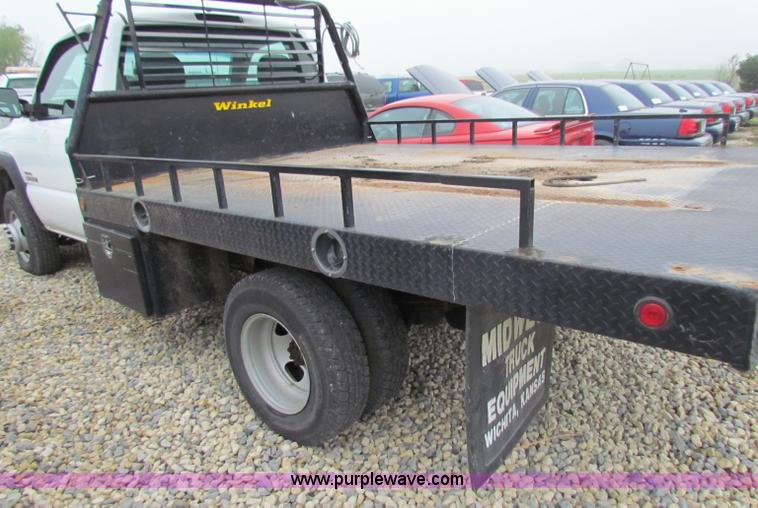 image for item B7220 2002 Chevrolet Silverado K3500 pickup truck