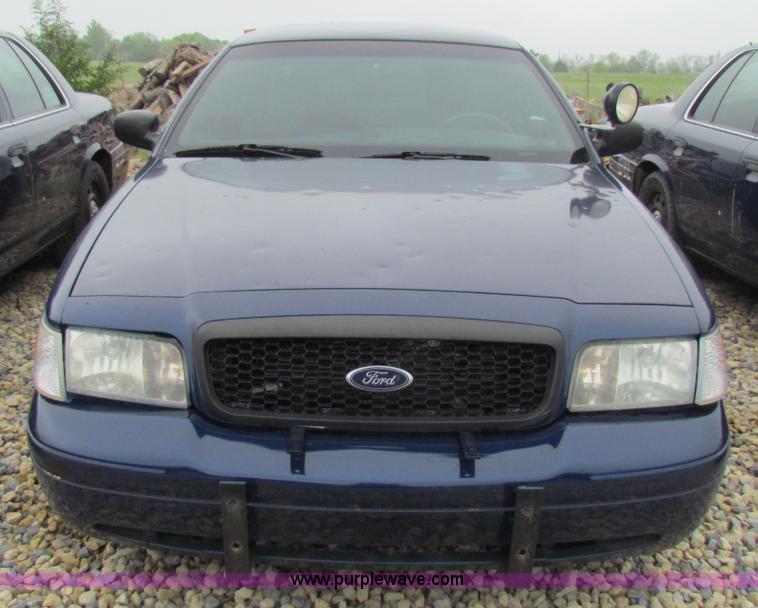 image for item B7222 2004 Ford Crown Victoria Police Interceptor