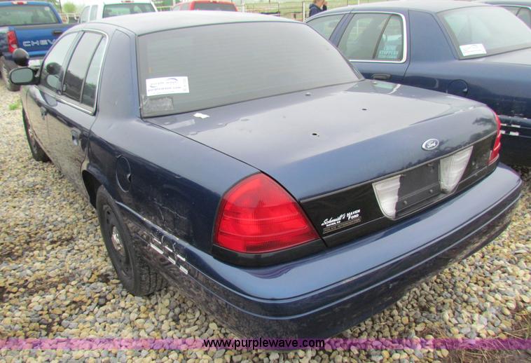 image for item B7222 2004 Ford Crown Victoria Police Interceptor