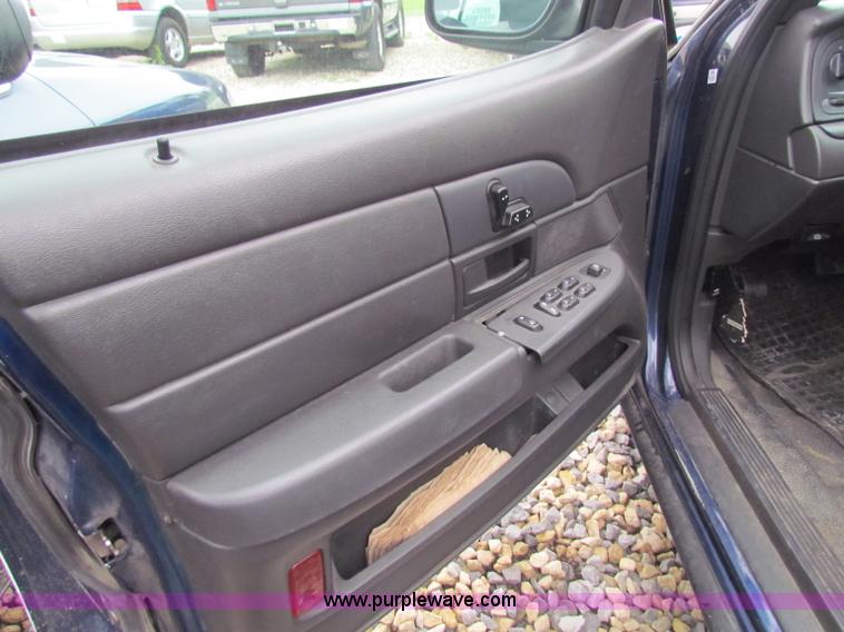 image for item B7222 2004 Ford Crown Victoria Police Interceptor