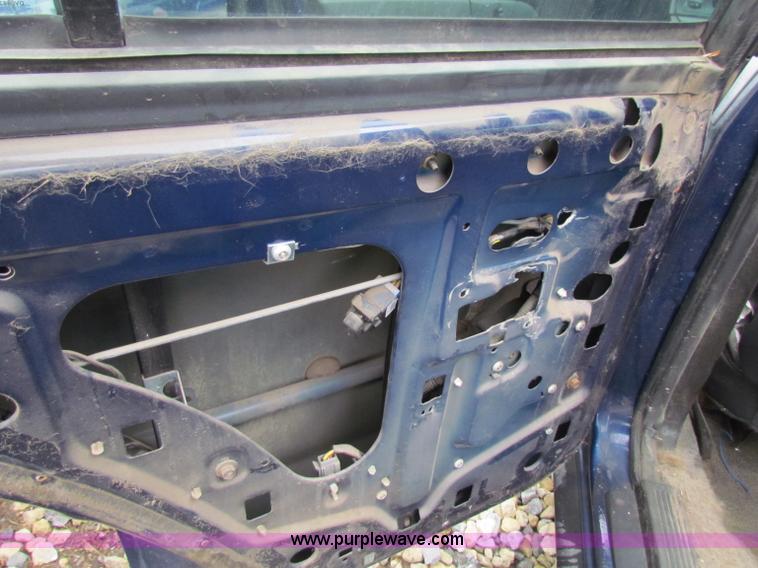 image for item B7222 2004 Ford Crown Victoria Police Interceptor