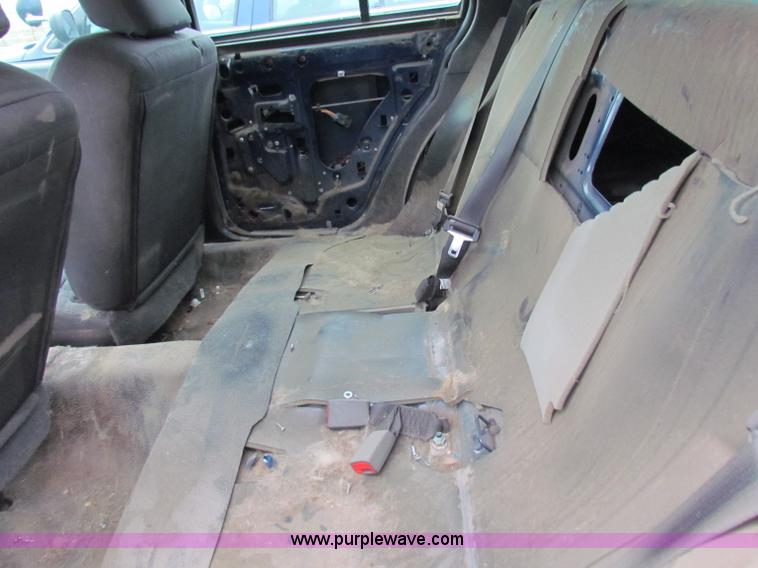 image for item B7222 2004 Ford Crown Victoria Police Interceptor