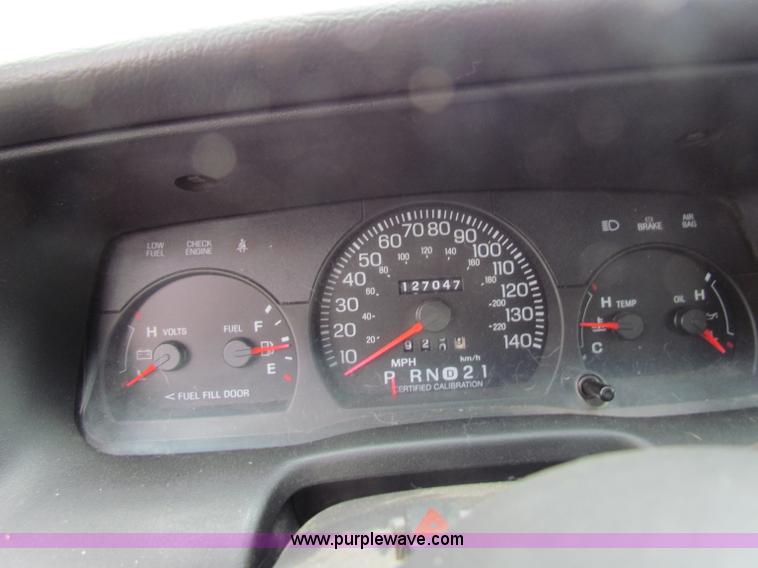 image for item B7222 2004 Ford Crown Victoria Police Interceptor