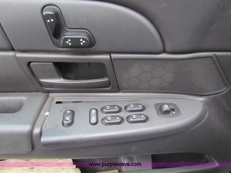image for item B7222 2004 Ford Crown Victoria Police Interceptor