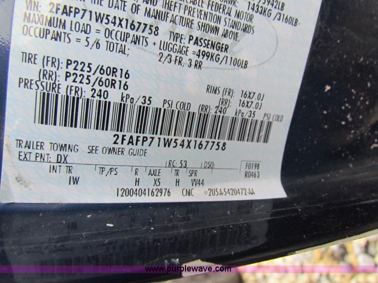 image for item B7222 2004 Ford Crown Victoria Police Interceptor