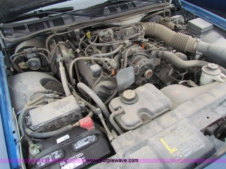 image for item B7222 2004 Ford Crown Victoria Police Interceptor