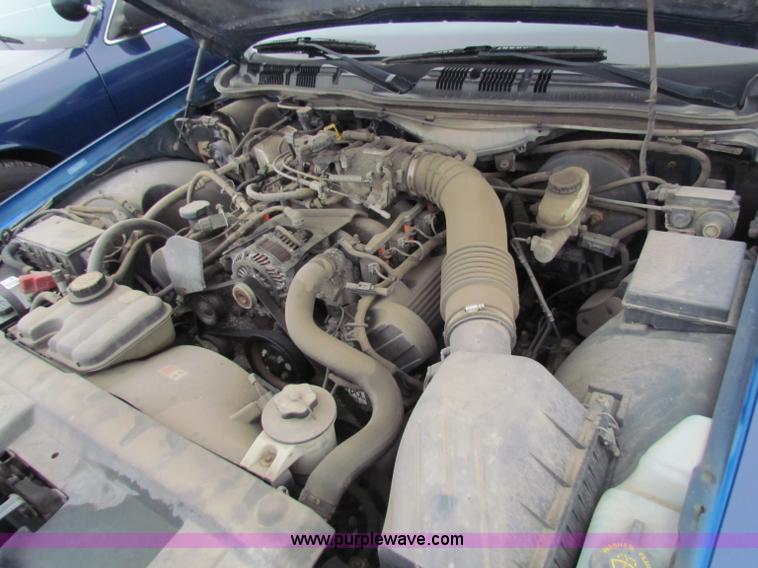 image for item B7222 2004 Ford Crown Victoria Police Interceptor