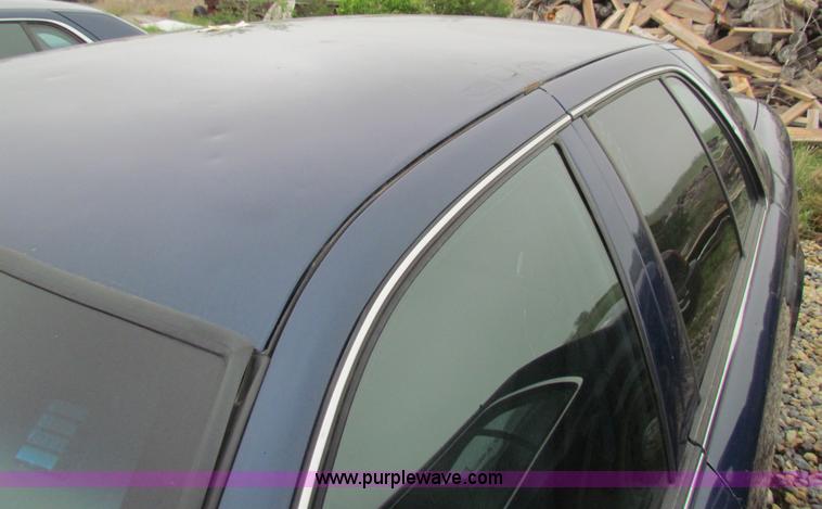 image for item B7222 2004 Ford Crown Victoria Police Interceptor