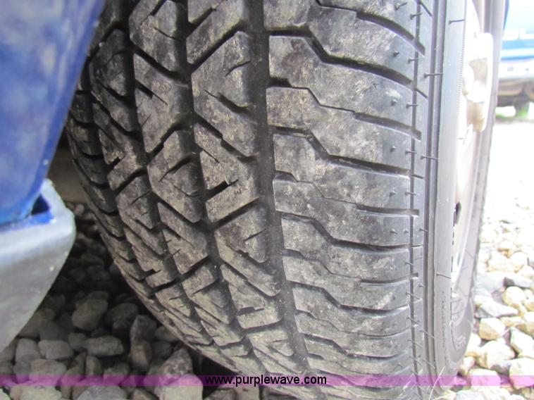 image for item B7222 2004 Ford Crown Victoria Police Interceptor