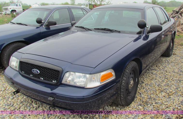 image for item B7223 2006 Ford Crown Victoria Police Interceptor