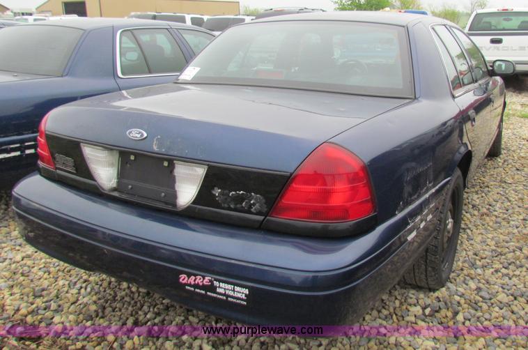image for item B7223 2006 Ford Crown Victoria Police Interceptor