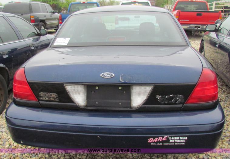 image for item B7223 2006 Ford Crown Victoria Police Interceptor