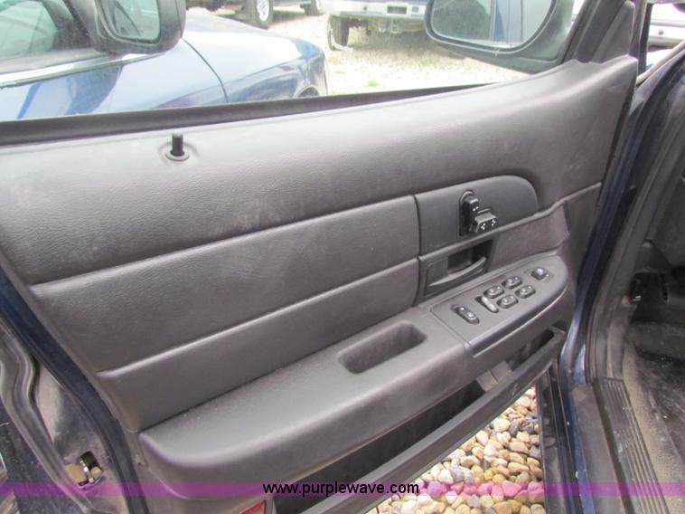 image for item B7223 2006 Ford Crown Victoria Police Interceptor
