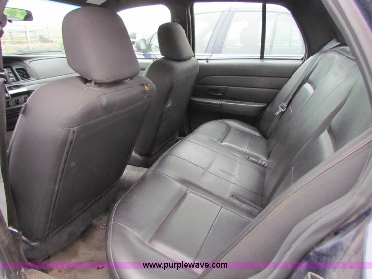 image for item B7223 2006 Ford Crown Victoria Police Interceptor