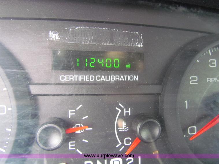 image for item B7223 2006 Ford Crown Victoria Police Interceptor