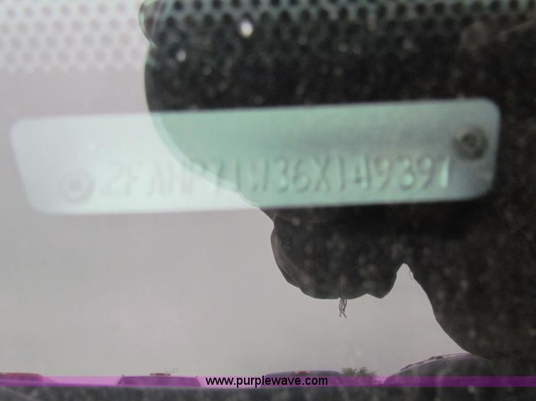 image for item B7223 2006 Ford Crown Victoria Police Interceptor