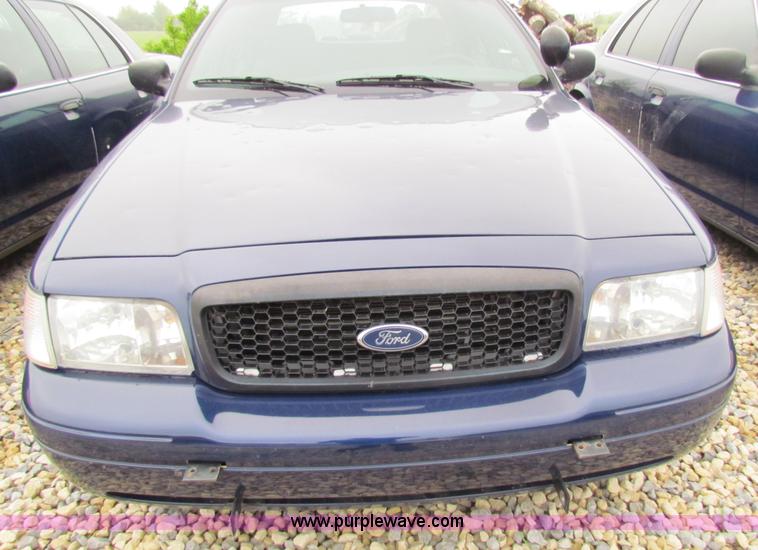 image for item B7223 2006 Ford Crown Victoria Police Interceptor