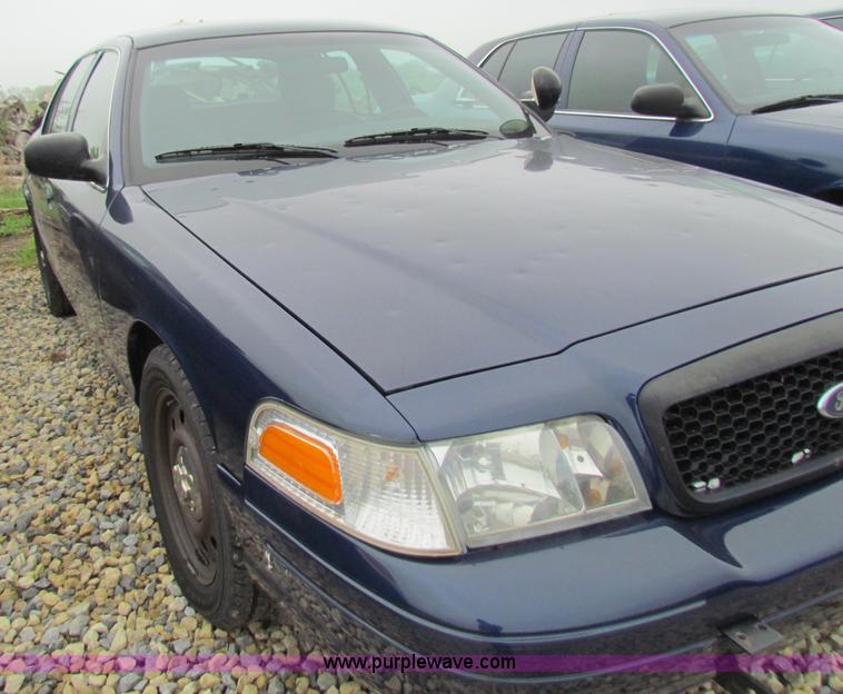 image for item B7223 2006 Ford Crown Victoria Police Interceptor