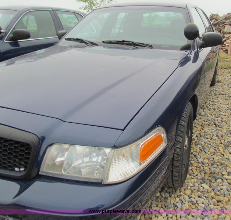 image for item B7223 2006 Ford Crown Victoria Police Interceptor