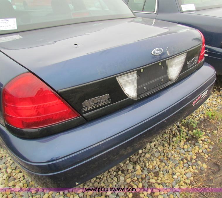 image for item B7223 2006 Ford Crown Victoria Police Interceptor