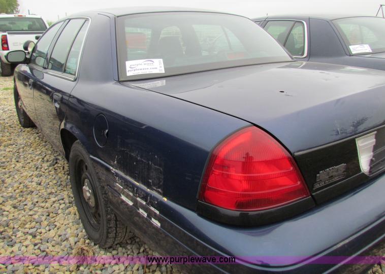 image for item B7223 2006 Ford Crown Victoria Police Interceptor