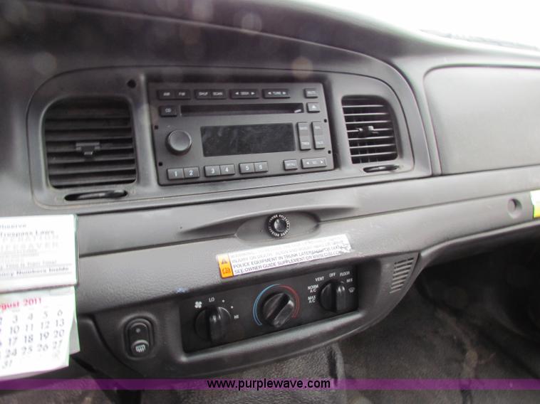image for item B7224 2008 Ford Crown Victoria Police Interceptor