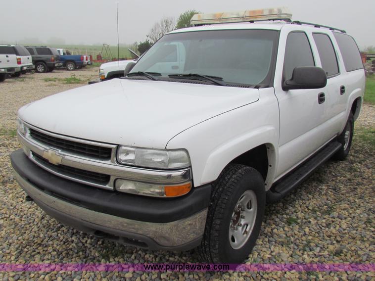 image for item B7228 2003 Chevrolet Suburban K2500 SUV