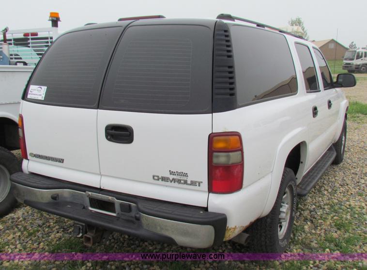 image for item B7228 2003 Chevrolet Suburban K2500 SUV