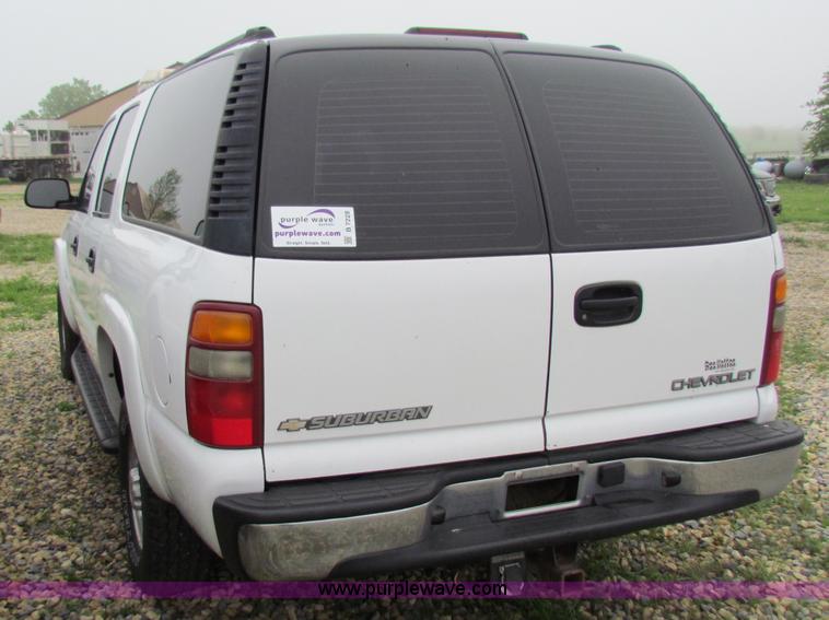 image for item B7228 2003 Chevrolet Suburban K2500 SUV