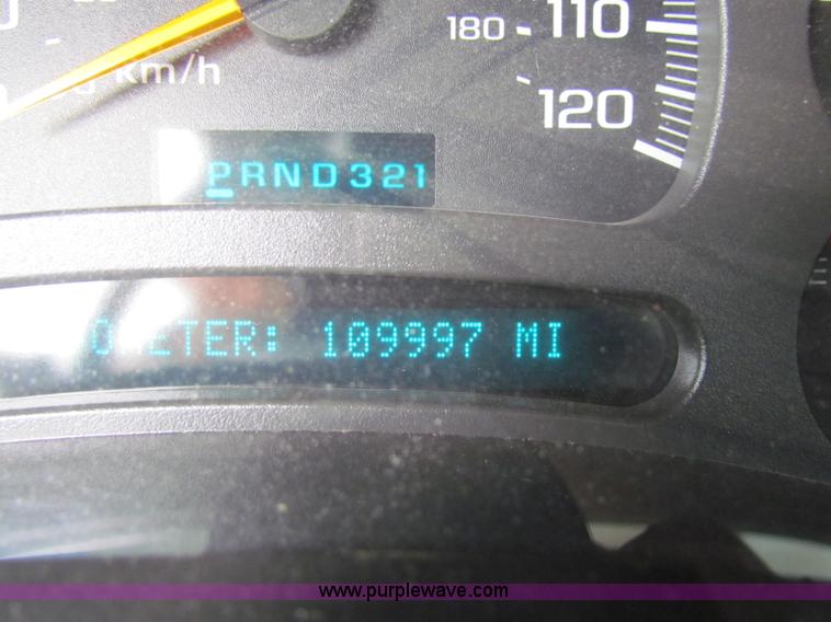 image for item B7228 2003 Chevrolet Suburban K2500 SUV