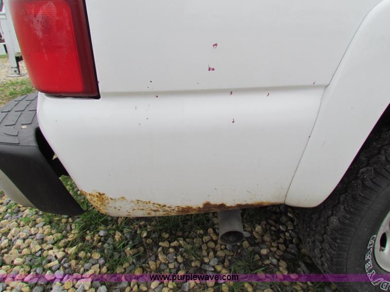 image for item B7228 2003 Chevrolet Suburban K2500 SUV