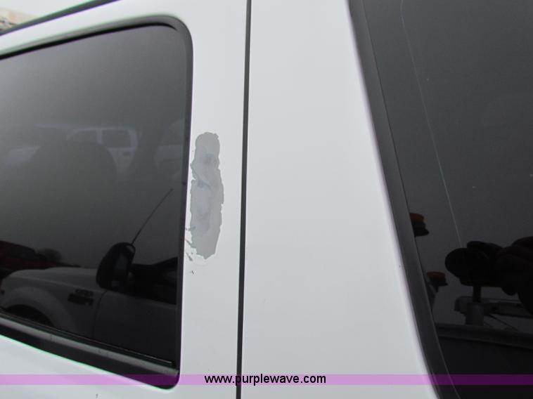 image for item B7228 2003 Chevrolet Suburban K2500 SUV