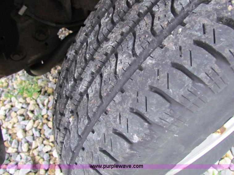 image for item B7228 2003 Chevrolet Suburban K2500 SUV