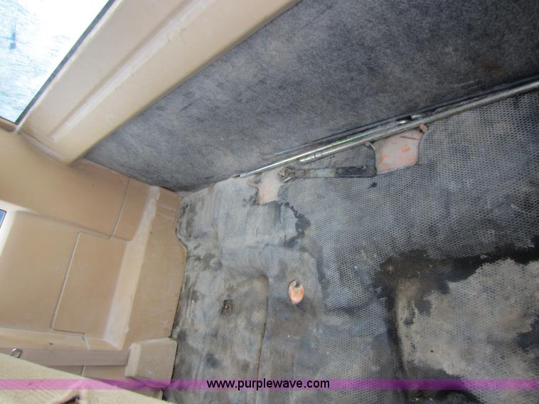 image for item C5438 1988 Chevrolet 3500 extended cab pickup truck cab and chassis