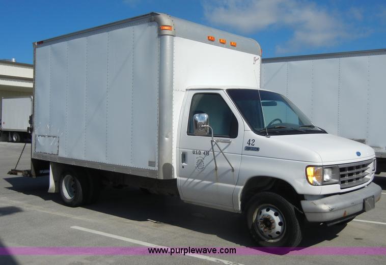 image for item D4014 1995 Ford E350 cargo van with lift gate