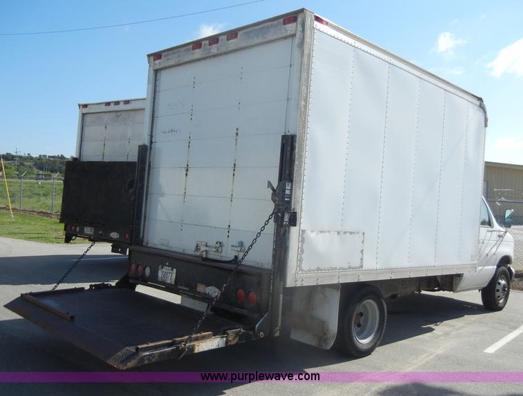 image for item D4014 1995 Ford E350 cargo van with lift gate