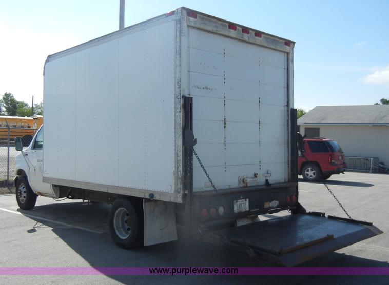 image for item D4014 1995 Ford E350 cargo van with lift gate