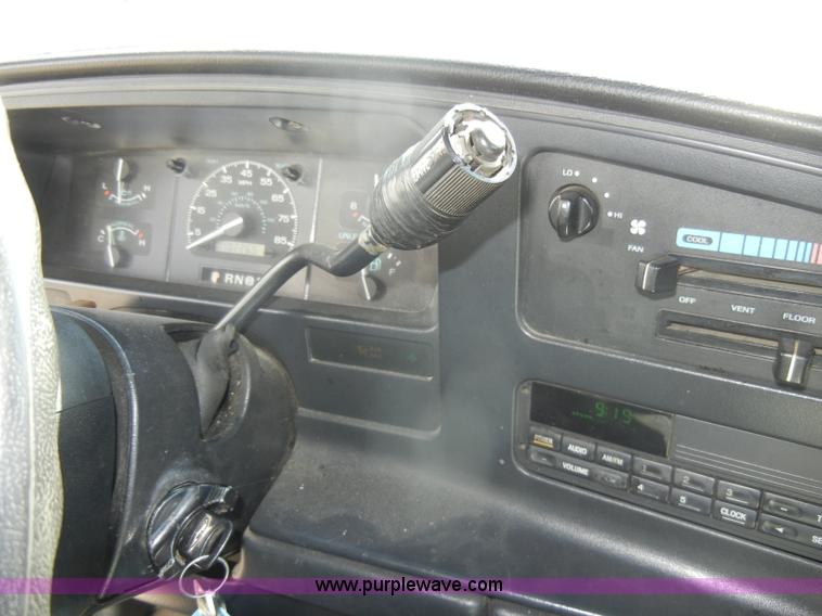 image for item D4014 1995 Ford E350 cargo van with lift gate
