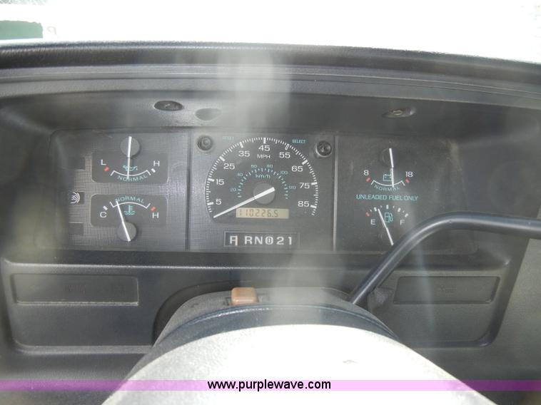 image for item D4014 1995 Ford E350 cargo van with lift gate