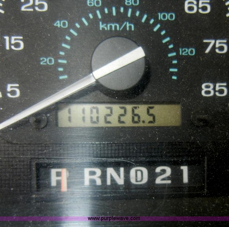 image for item D4014 1995 Ford E350 cargo van with lift gate