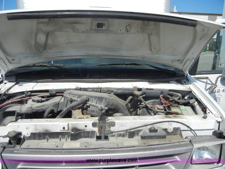 image for item D4014 1995 Ford E350 cargo van with lift gate