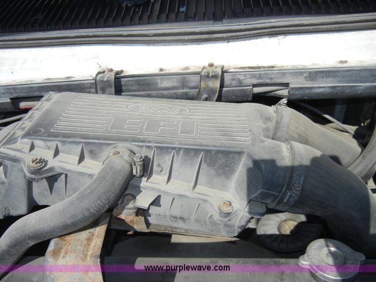 image for item D4014 1995 Ford E350 cargo van with lift gate