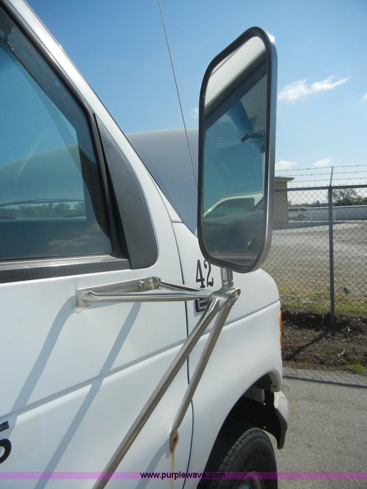 image for item D4014 1995 Ford E350 cargo van with lift gate