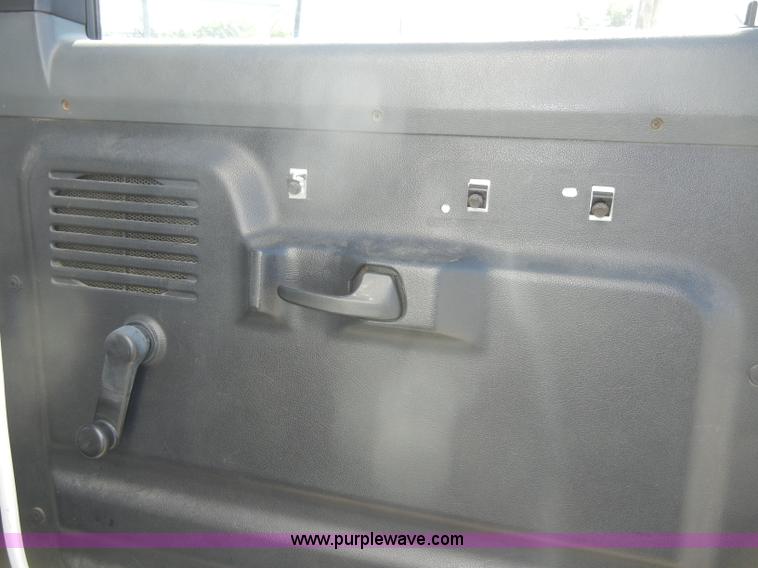 image for item D4014 1995 Ford E350 cargo van with lift gate