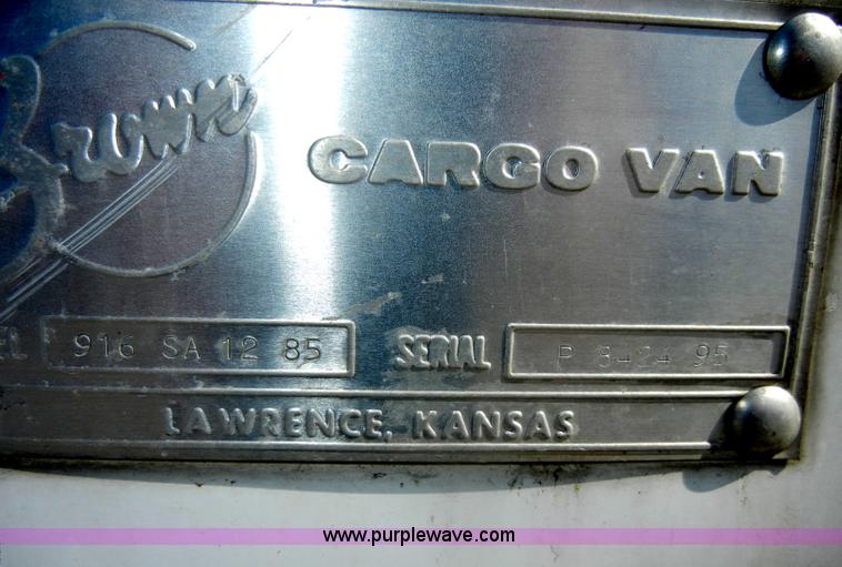 image for item D4014 1995 Ford E350 cargo van with lift gate