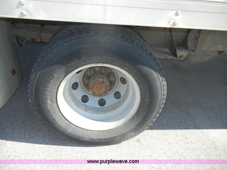 image for item D4014 1995 Ford E350 cargo van with lift gate