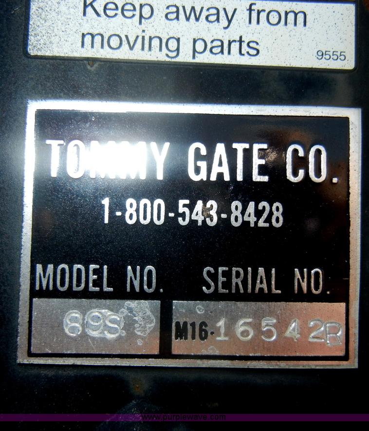 image for item D4014 1995 Ford E350 cargo van with lift gate