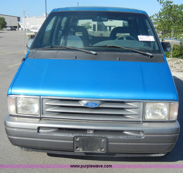 image for item D4018 1996 Ford Aerostar XLT mini van